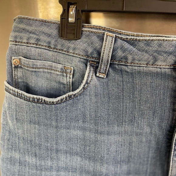 Lee Blue jeans Women size 18L great five pocket pair of jeans worn in perfectly - Picture 2 of 11